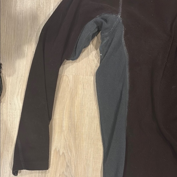 Columbia Black and Gray Zip Up Sweater - Picture 5 of 9